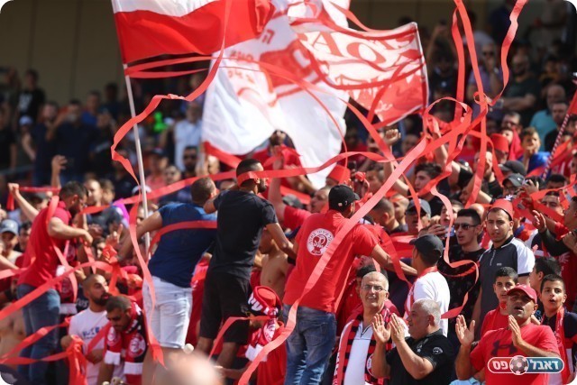 אוהדי באקה. יצאו מאוכזבים (PayPerLens)